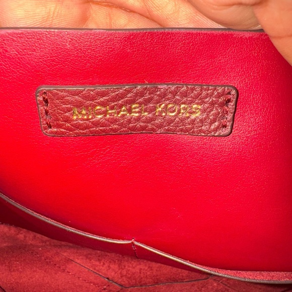 Michael Kors Red Leather Tote Bag with Minimalist Design - Picture 8 of 8